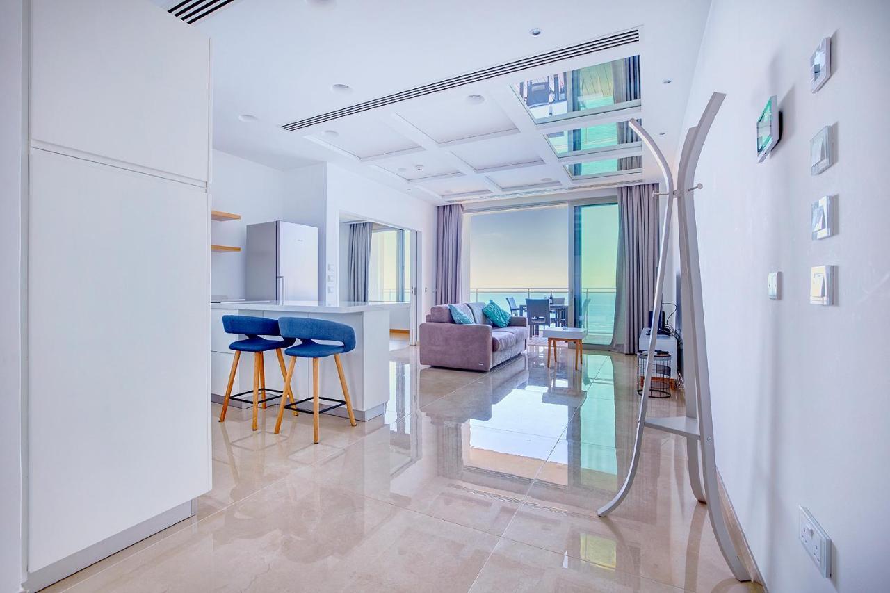 Luxurious With Ocean Views And Pool In Tigne Point Apartament