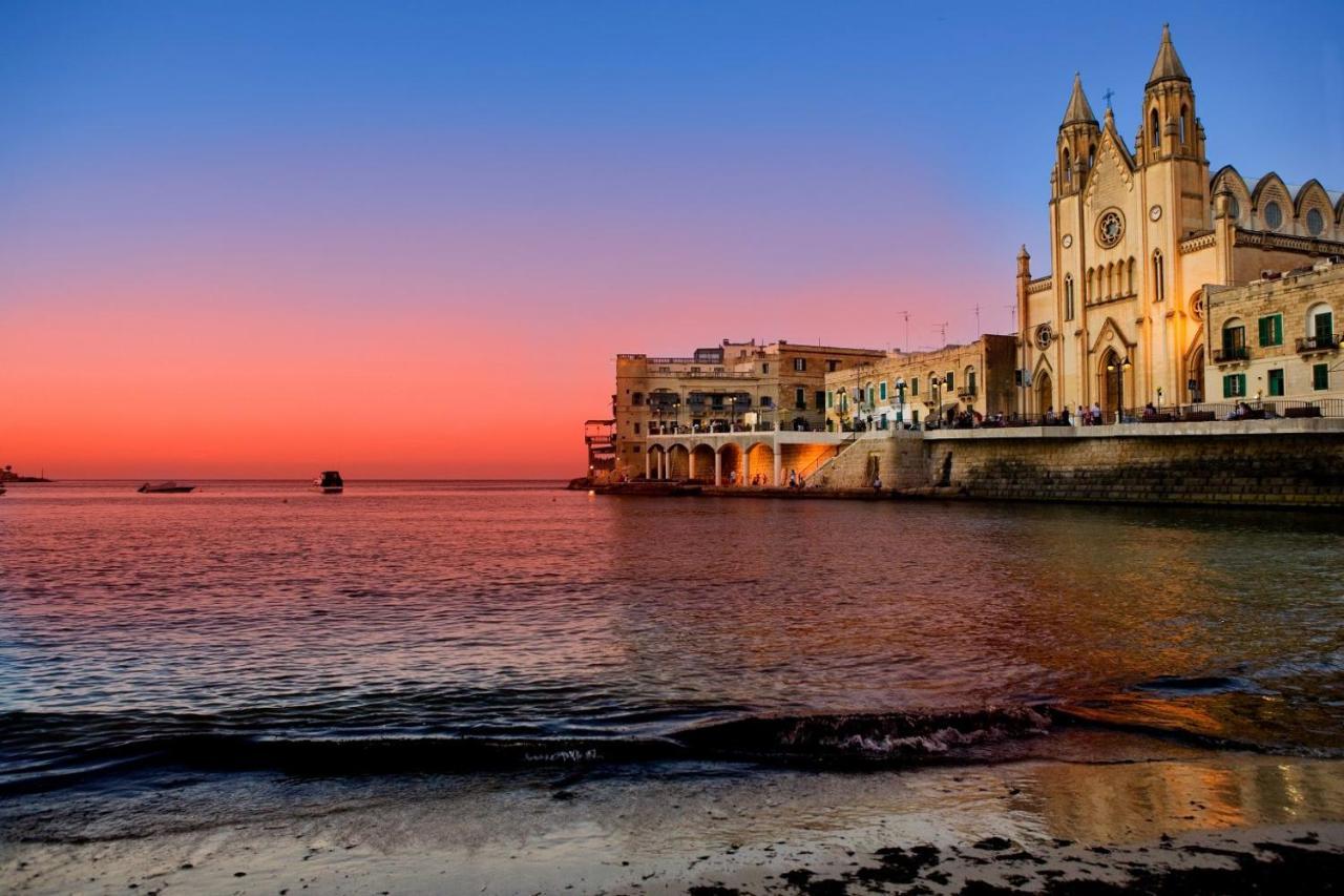 Apartment Luxurious With Ocean Views And Pool In Tigne Point Sliema