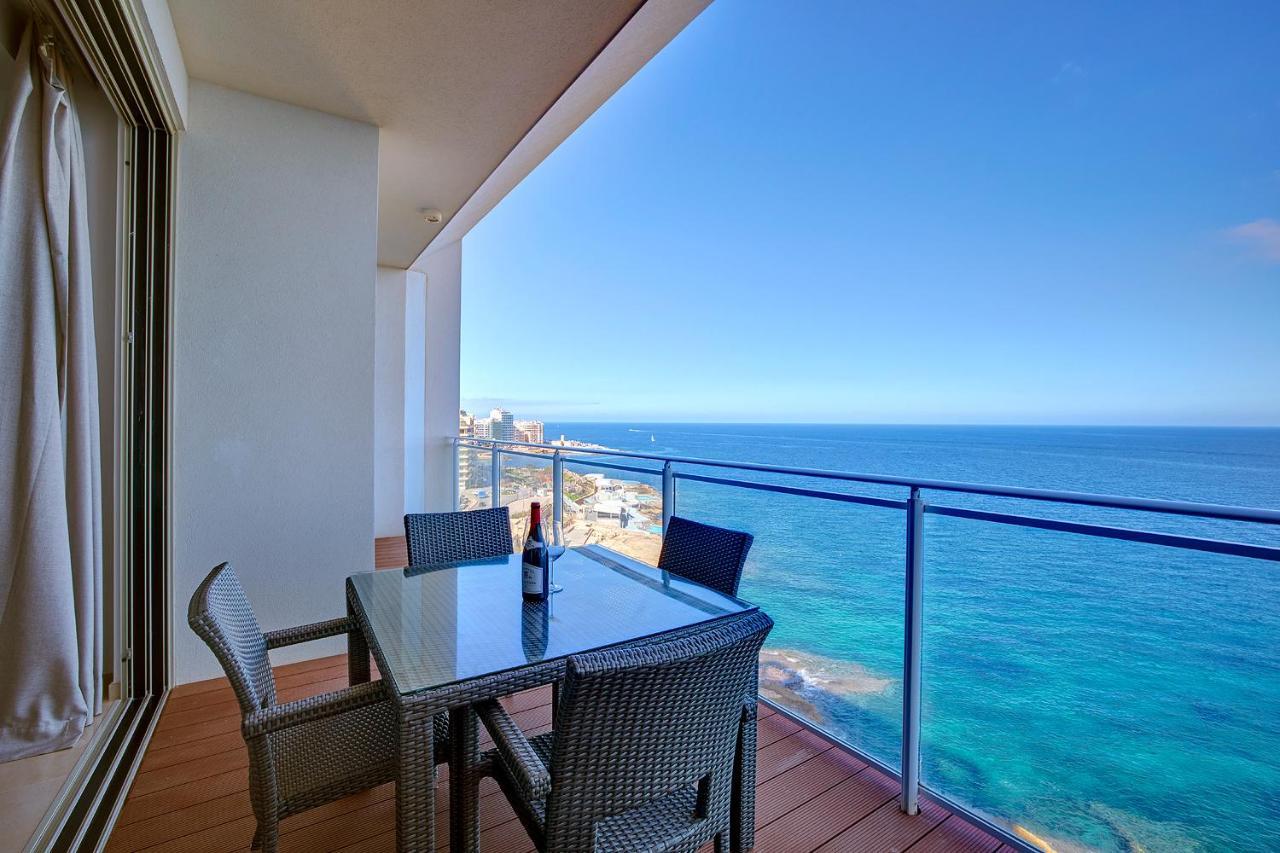 Luxurious With Ocean Views And Pool In Tigne Point Sliema
